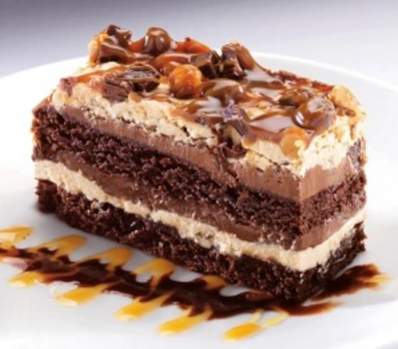 Peanut Butter Snickers Cake